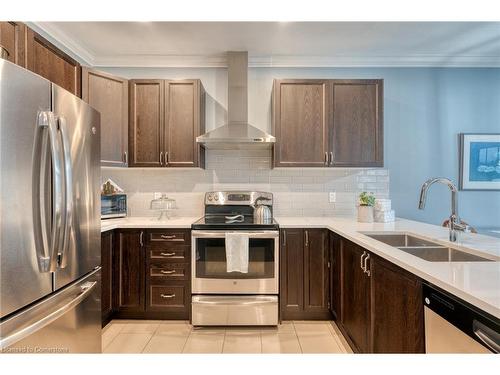 26 Summerberry Way, Hamilton, ON - Indoor Photo Showing Kitchen With Double Sink With Upgraded Kitchen