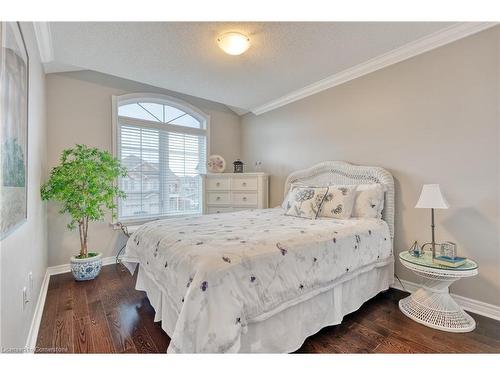 26 Summerberry Way, Hamilton, ON - Indoor Photo Showing Bedroom