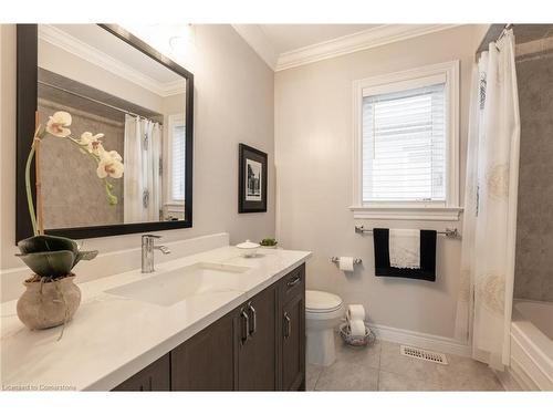 26 Summerberry Way, Hamilton, ON - Indoor Photo Showing Bathroom