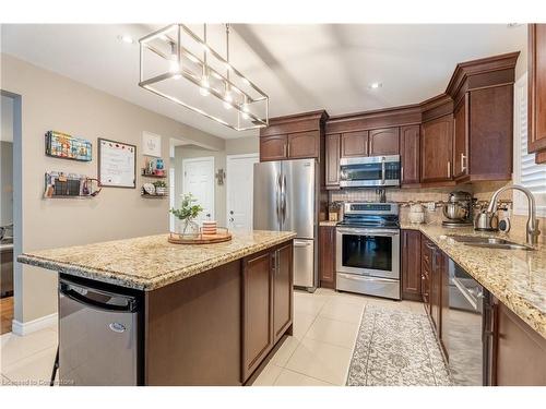 49 Desoto Drive, Hamilton, ON - Indoor Photo Showing Kitchen With Double Sink With Upgraded Kitchen