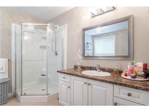 49 Desoto Drive, Hamilton, ON - Indoor Photo Showing Bathroom