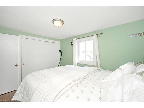 57 Tunis Street, St. Catharines, ON - Indoor Photo Showing Bedroom