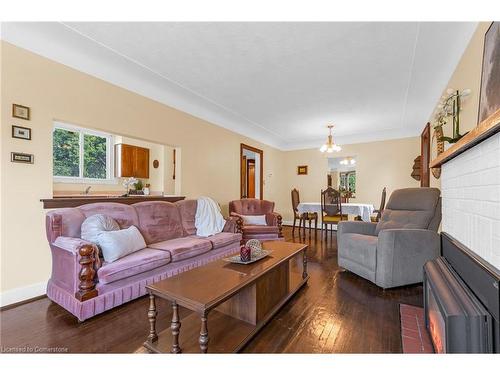 155 Walter Avenue S, Hamilton, ON - Indoor Photo Showing Living Room