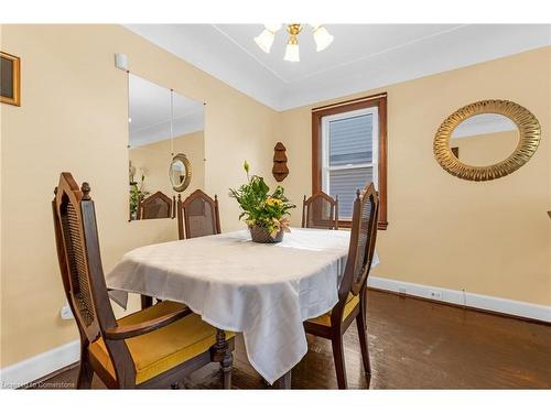 155 Walter Avenue S, Hamilton, ON - Indoor Photo Showing Dining Room