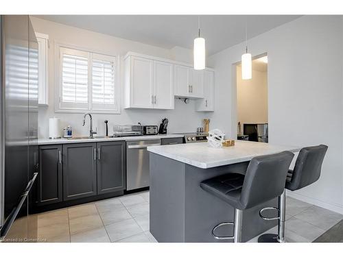 8101 Brookside Drive, Niagara Falls, ON - Indoor Photo Showing Kitchen