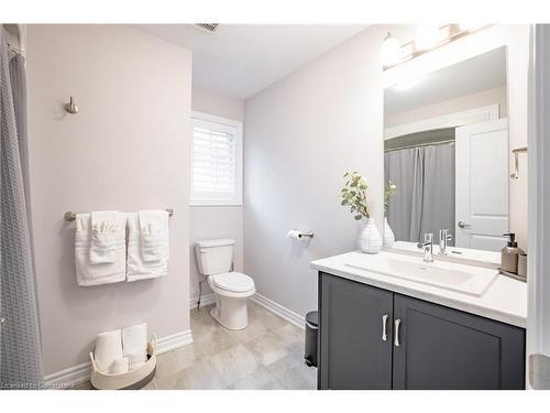 8101 Brookside Drive, Niagara Falls, ON - Indoor Photo Showing Bathroom