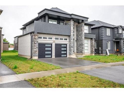 8101 Brookside Drive, Niagara Falls, ON - Outdoor With Balcony With Facade