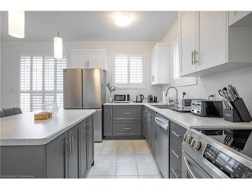 8101 Brookside Drive, Niagara Falls, ON - Indoor Photo Showing Kitchen