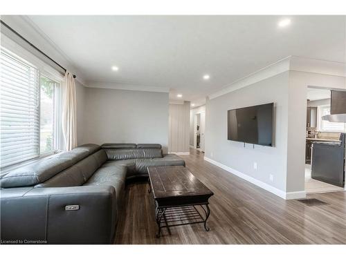 8523 Dickenson Road, Mount Hope, ON - Indoor Photo Showing Living Room