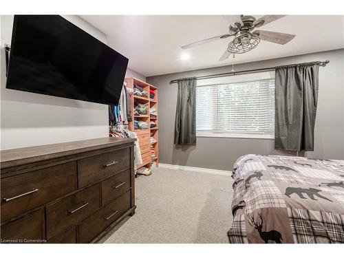 8523 Dickenson Road, Mount Hope, ON - Indoor Photo Showing Bedroom