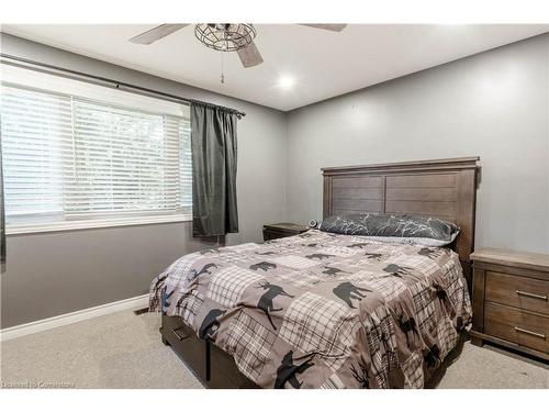 8523 Dickenson Road, Mount Hope, ON - Indoor Photo Showing Bedroom