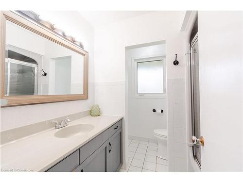 8523 Dickenson Road, Mount Hope, ON - Indoor Photo Showing Bathroom