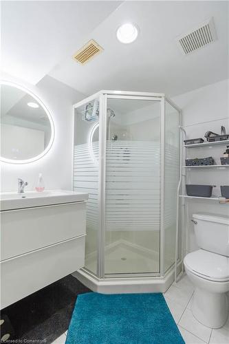 8523 Dickenson Road, Mount Hope, ON - Indoor Photo Showing Bathroom