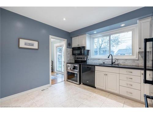 29 Sarasota Avenue, Hamilton, ON - Indoor Photo Showing Kitchen