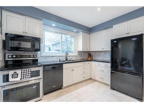 29 Sarasota Avenue, Hamilton, ON - Indoor Photo Showing Kitchen