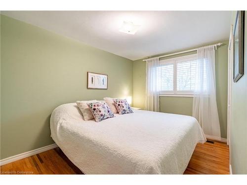 29 Sarasota Avenue, Hamilton, ON - Indoor Photo Showing Bedroom