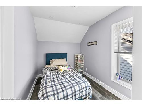 Main-30 Division Street, St. Catharines, ON - Indoor Photo Showing Bedroom