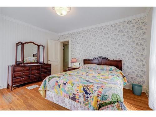 94 Sutherland Street W, Caledonia, ON - Indoor Photo Showing Bedroom