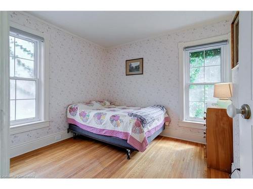 94 Sutherland Street W, Caledonia, ON - Indoor Photo Showing Bedroom