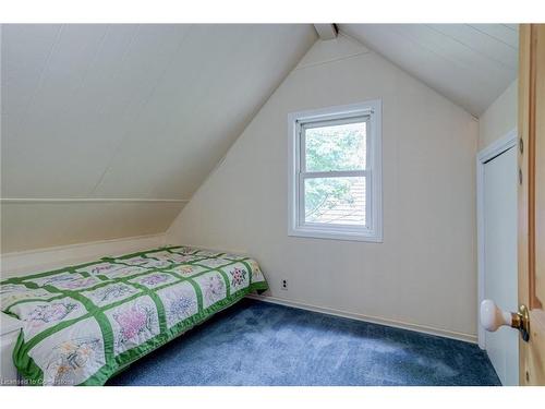 94 Sutherland Street W, Caledonia, ON - Indoor Photo Showing Bedroom