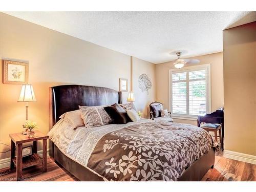 27-515 North Service Road, Stoney Creek, ON - Indoor Photo Showing Bedroom