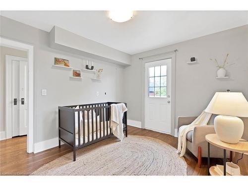 295 Plains Road W, Burlington, ON - Indoor Photo Showing Bedroom