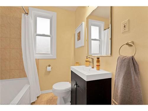 295 Plains Road W, Burlington, ON - Indoor Photo Showing Bathroom