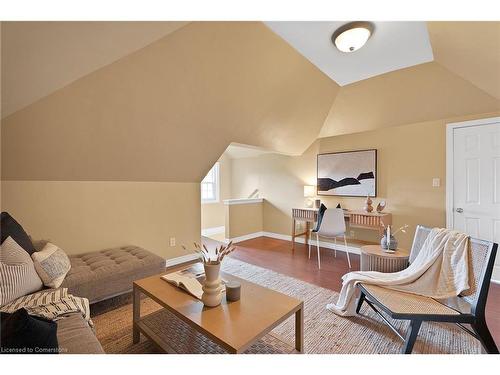 295 Plains Road W, Burlington, ON - Indoor Photo Showing Living Room