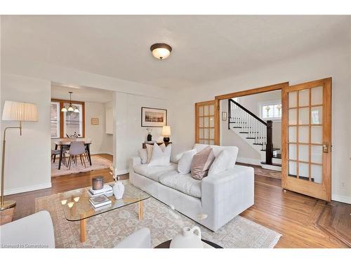 295 Plains Road W, Burlington, ON - Indoor Photo Showing Living Room