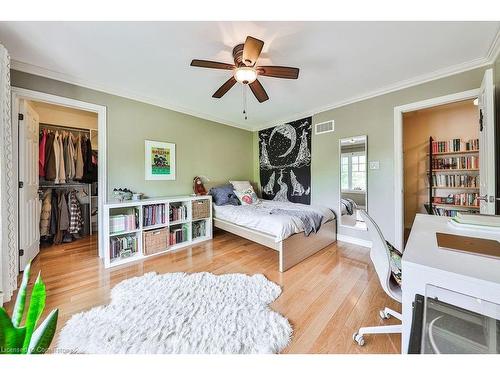 203 Penn Drive, Burlington, ON - Indoor Photo Showing Bedroom