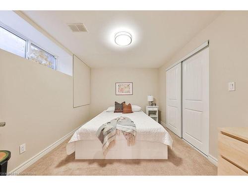 203 Penn Drive, Burlington, ON - Indoor Photo Showing Bedroom