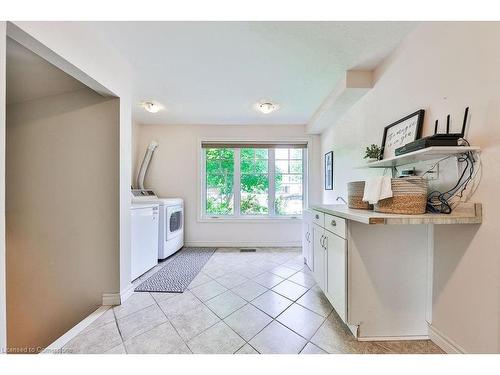 203 Penn Drive, Burlington, ON - Indoor Photo Showing Laundry Room