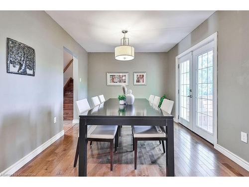 203 Penn Drive, Burlington, ON - Indoor Photo Showing Dining Room