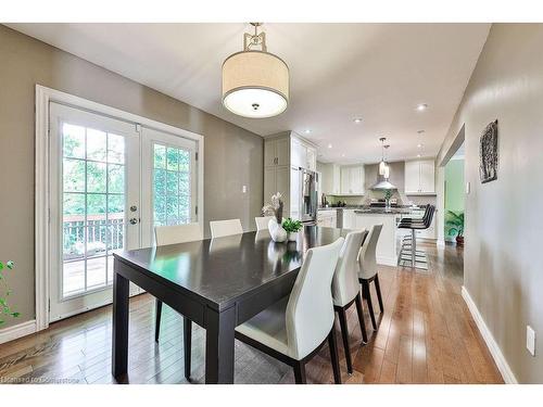 203 Penn Drive, Burlington, ON - Indoor Photo Showing Dining Room