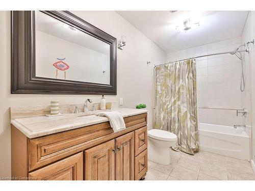 203 Penn Drive, Burlington, ON - Indoor Photo Showing Bathroom