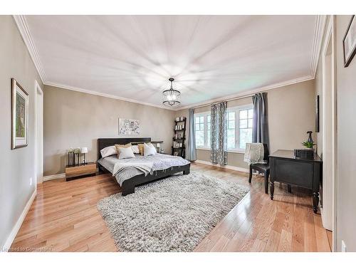 203 Penn Drive, Burlington, ON - Indoor Photo Showing Bedroom