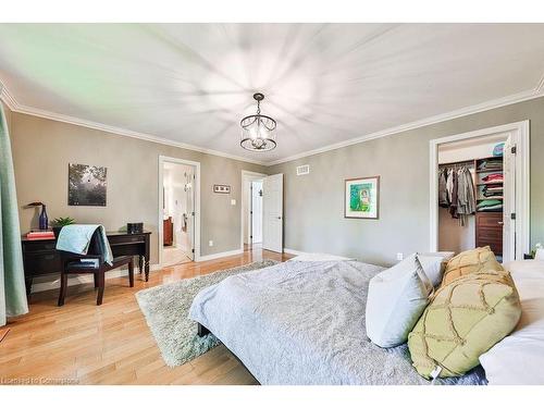 203 Penn Drive, Burlington, ON - Indoor Photo Showing Bedroom