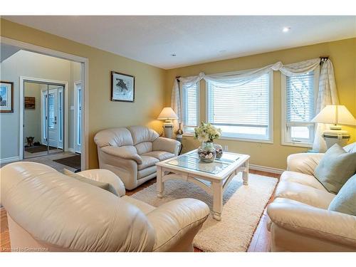 46 Hawkswood Trail, Hamilton, ON - Indoor Photo Showing Kitchen