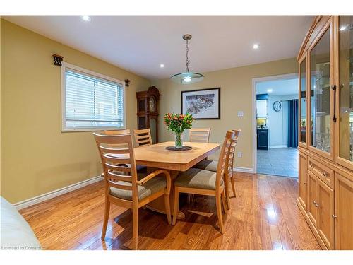 46 Hawkswood Trail, Hamilton, ON - Indoor Photo Showing Kitchen