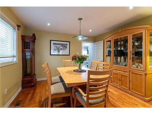 46 Hawkswood Trail, Hamilton, ON - Indoor Photo Showing Kitchen With Stainless Steel Kitchen With Upgraded Kitchen