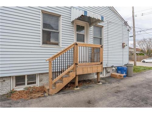 99 East 36Th Street, Hamilton, ON - Outdoor With Exterior