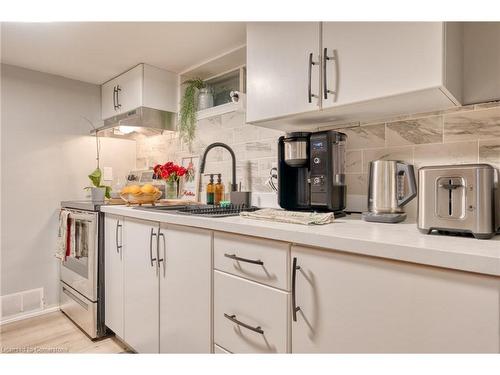 99 East 36Th Street, Hamilton, ON - Indoor Photo Showing Kitchen With Upgraded Kitchen