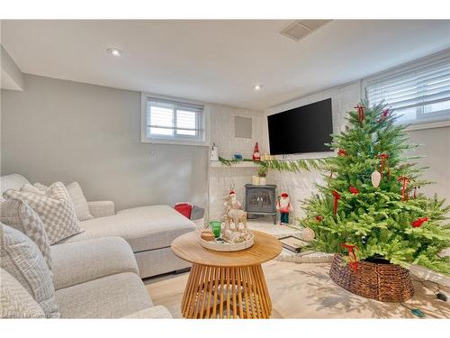 99 East 36Th Street, Hamilton, ON - Indoor With Fireplace