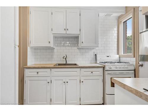 1454 Oakdale Street, London, ON - Indoor Photo Showing Kitchen