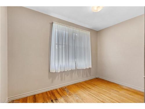 1454 Oakdale Street, London, ON - Indoor Photo Showing Other Room