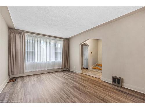 1454 Oakdale Street, London, ON - Indoor Photo Showing Other Room