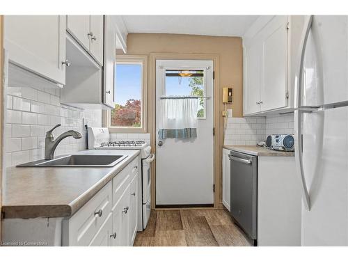 1454 Oakdale Street, London, ON - Indoor Photo Showing Kitchen