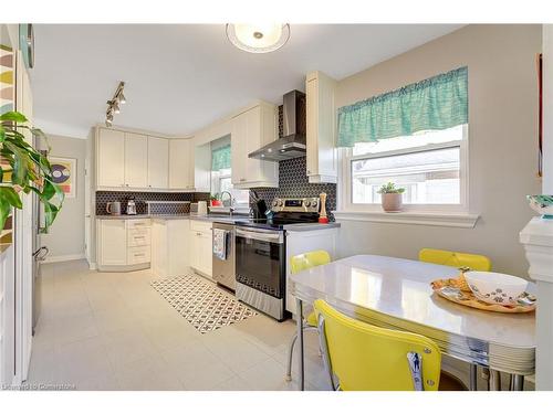 2301 Woodward Avenue, Burlington, ON - Indoor Photo Showing Kitchen