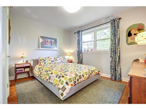 2301 Woodward Avenue, Burlington, ON - Indoor Photo Showing Bedroom