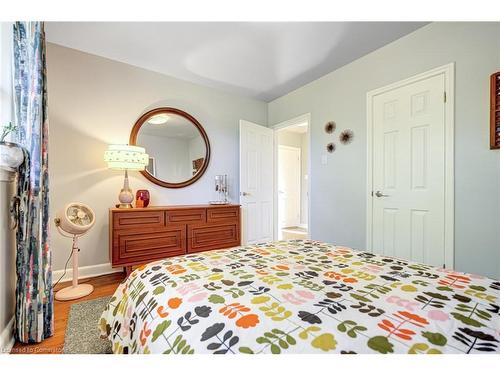 2301 Woodward Avenue, Burlington, ON - Indoor Photo Showing Bedroom